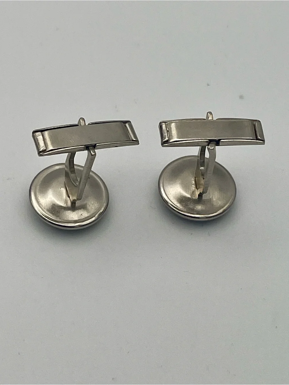 N/A polished silver